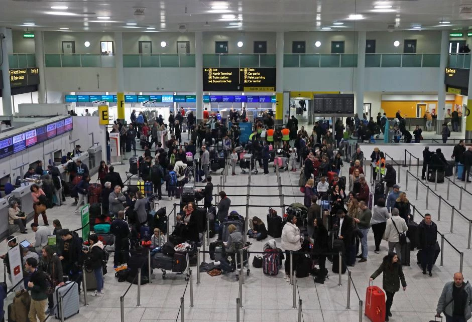 Gatwick: Η ταλαιπωρία συνεχίζεται – Ακυρώσεις πτήσεων